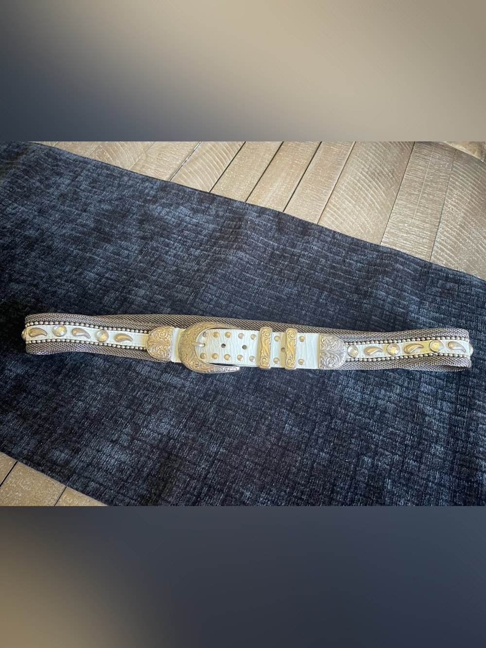 Vintage 80’s-90’s Decorative White and Gold Western -Style Women's mixed Metal
